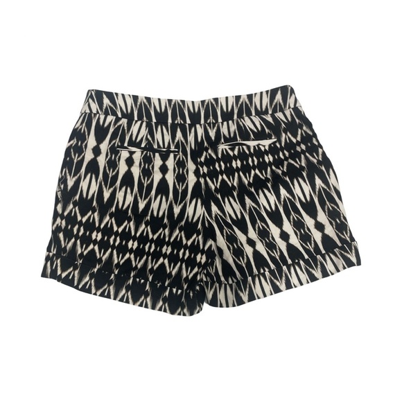 Black and White Patterned Women's Shorts Apt 9 size 4 - Picture 2 of 5